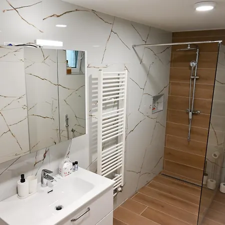 Apartma Cave Bliss Apartment *