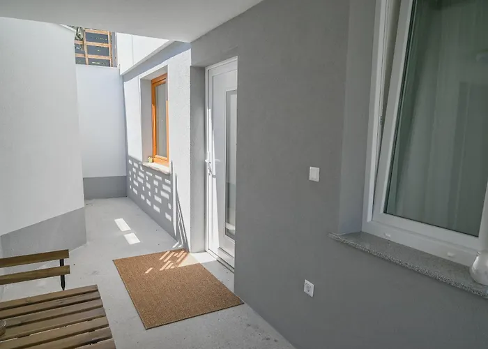 Apartma Cave Bliss דירה *