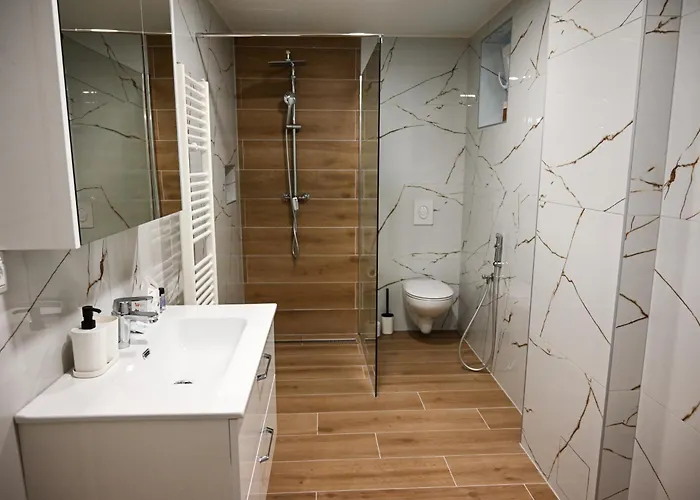 Apartma Cave Bliss *