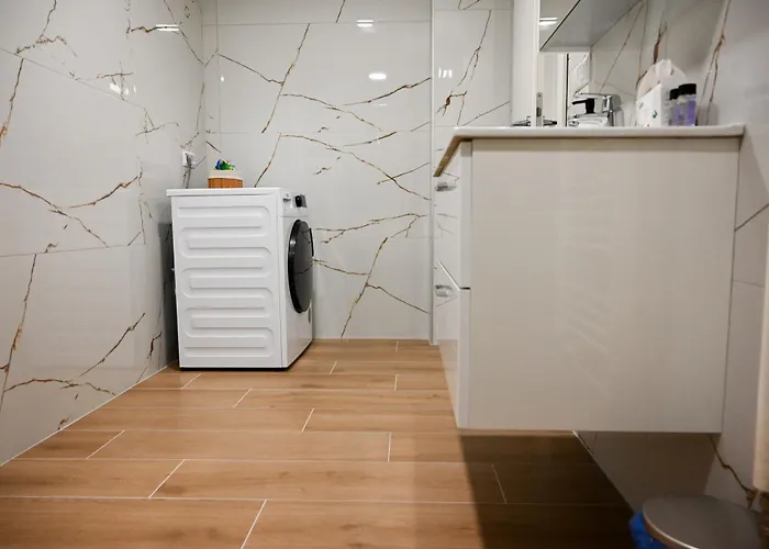 Apartma Cave Bliss דירה *